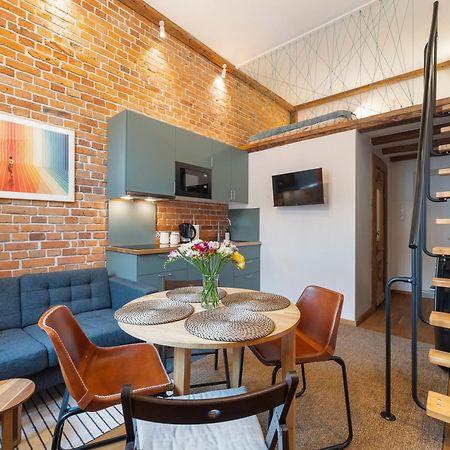 Oak Doors Apartament Przy Rynku Wroclaw Apartment Bagian luar foto